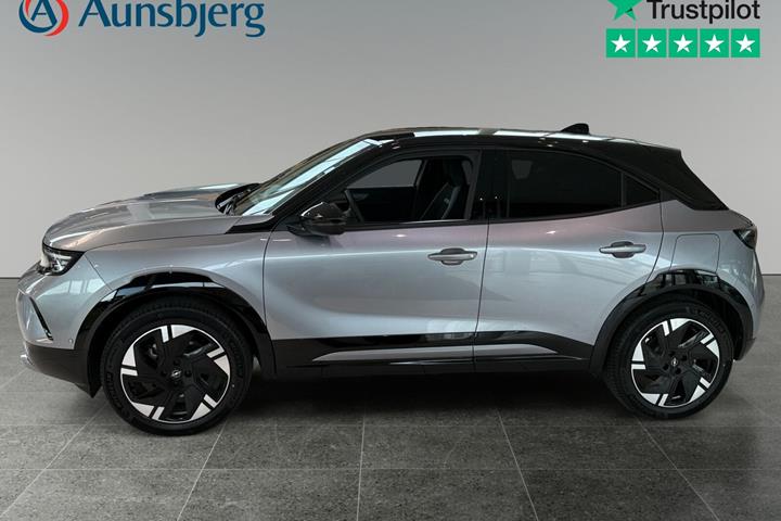 Grå Opel Mokka-e fra 2025