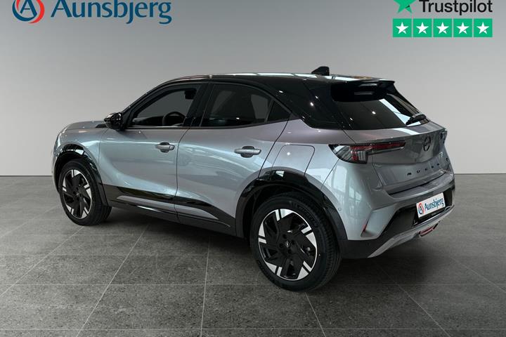 Grå Opel Mokka-e fra 2025