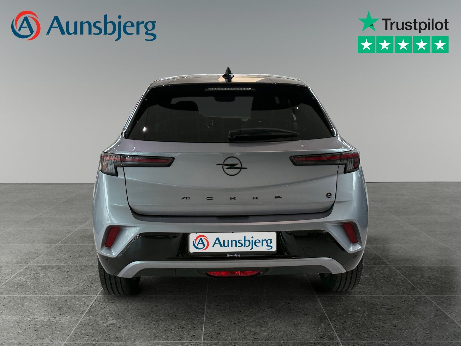 Grå Opel Mokka-e fra 2025