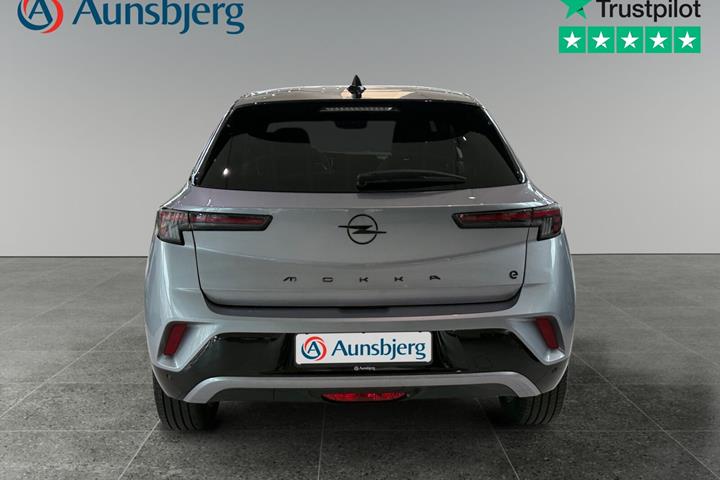 Grå Opel Mokka-e fra 2025