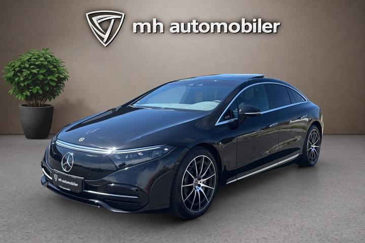 Sort Mercedes EQS580 fra 2022 set udefra