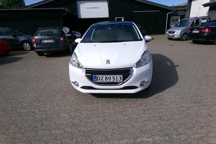 Hvid Peugeot 208 fra 2015