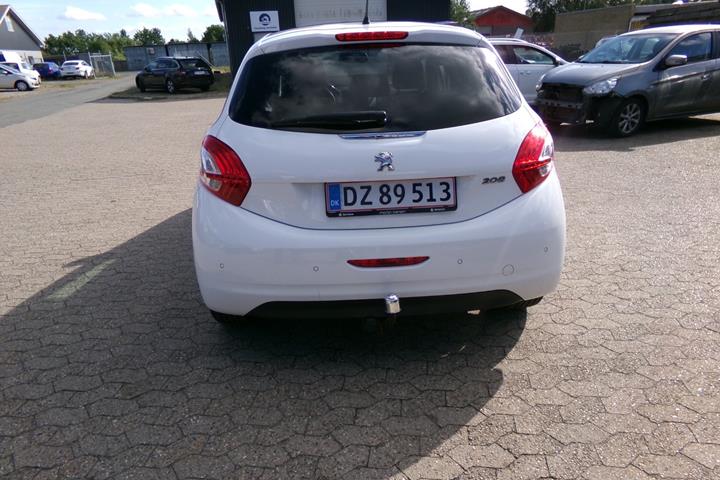 Hvid Peugeot 208 fra 2015