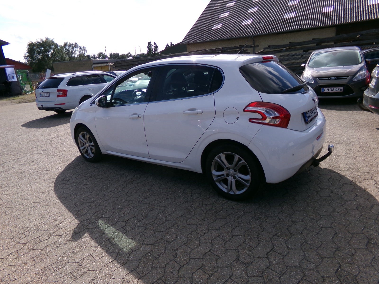 Hvid Peugeot 208 fra 2015