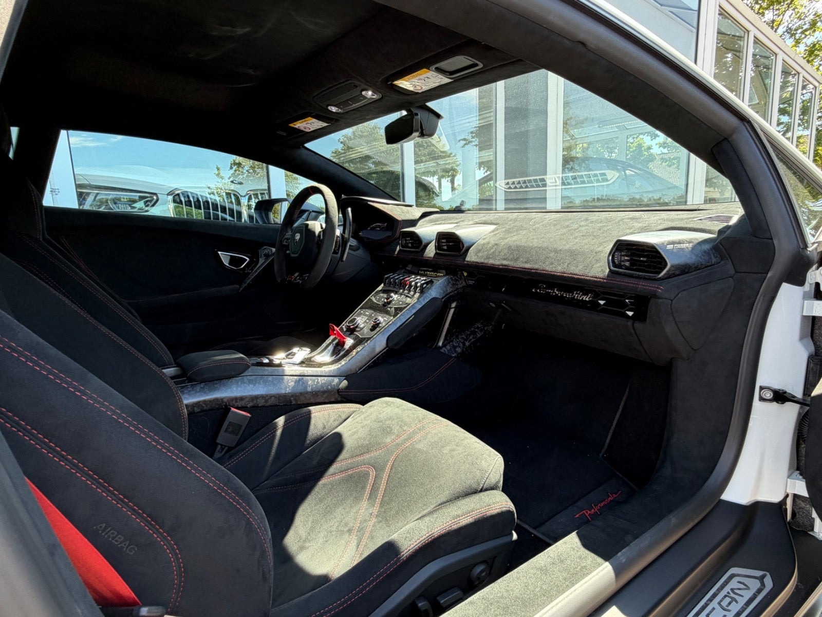 Hvid Lamborghini Huracan fra 2019