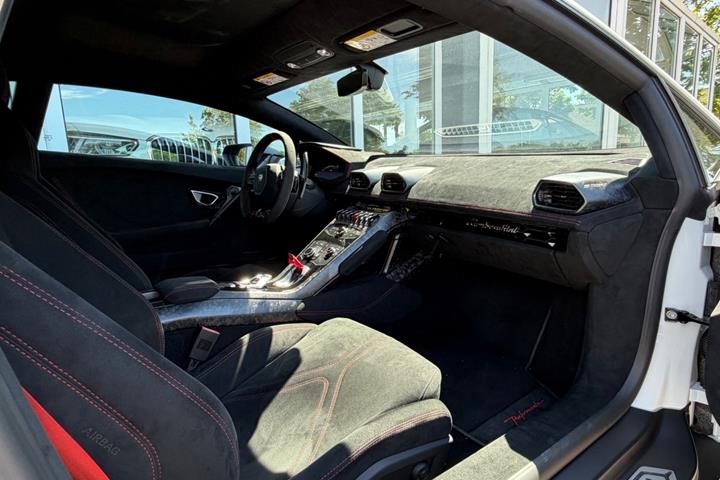 Hvid Lamborghini Huracan fra 2019