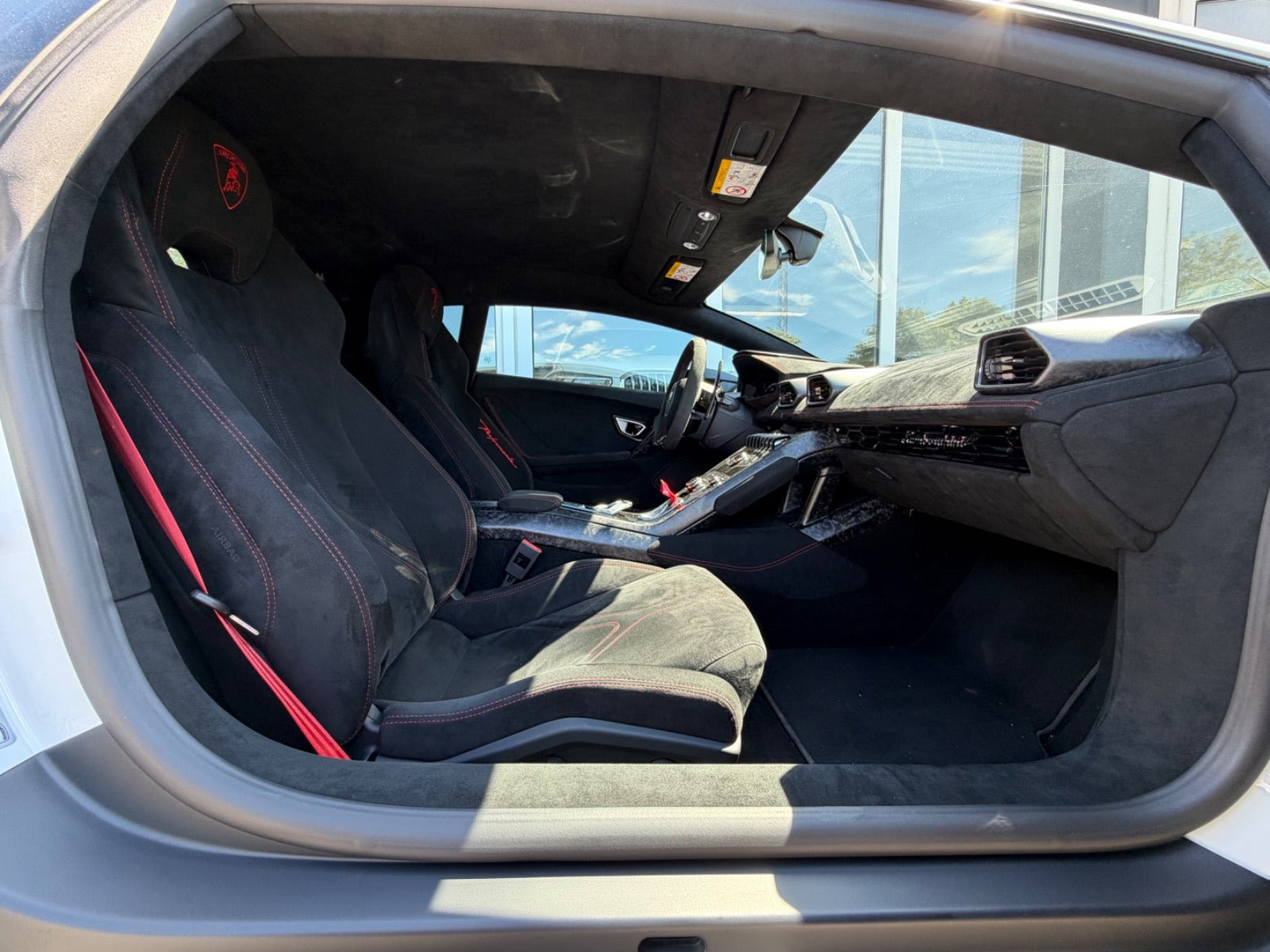 Hvid Lamborghini Huracan fra 2019