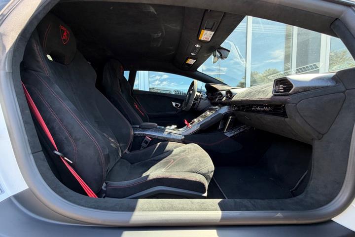 Hvid Lamborghini Huracan fra 2019