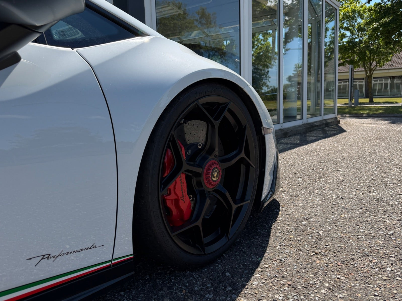 Hvid Lamborghini Huracan fra 2019