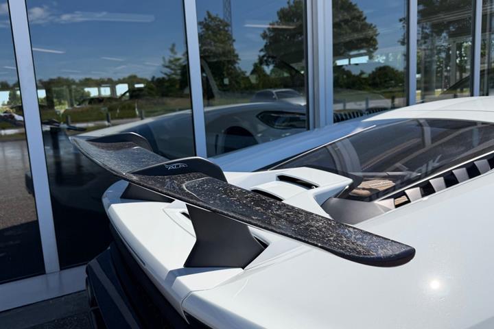 Hvid Lamborghini Huracan fra 2019