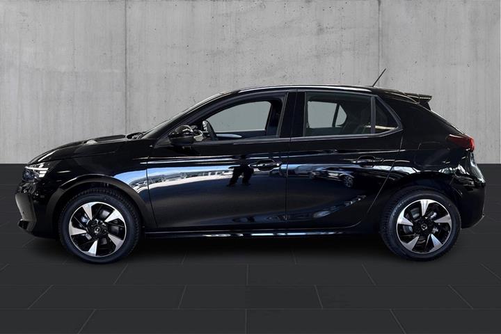 Sort Opel Corsa-e fra 2024