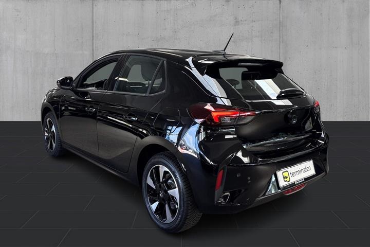 Sort Opel Corsa-e fra 2024