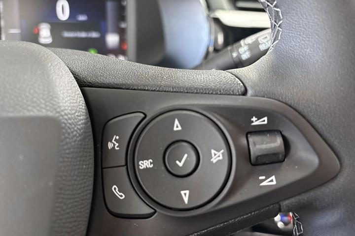 Sort Opel Corsa-e fra 2024