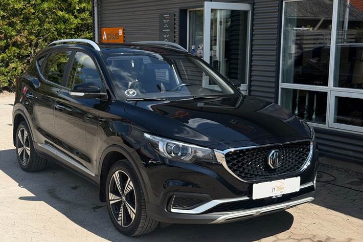 Sort MG ZS fra 2021 set udefra