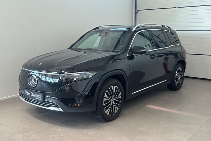 Sort Mercedes EQB250+ fra 2026 set udefra