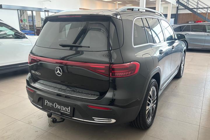 Sort Mercedes EQB250+ fra 2026