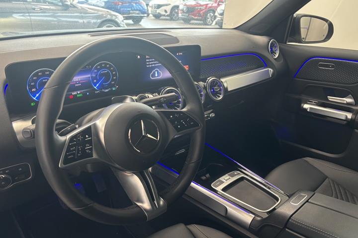 Sort Mercedes EQB250+ fra 2026