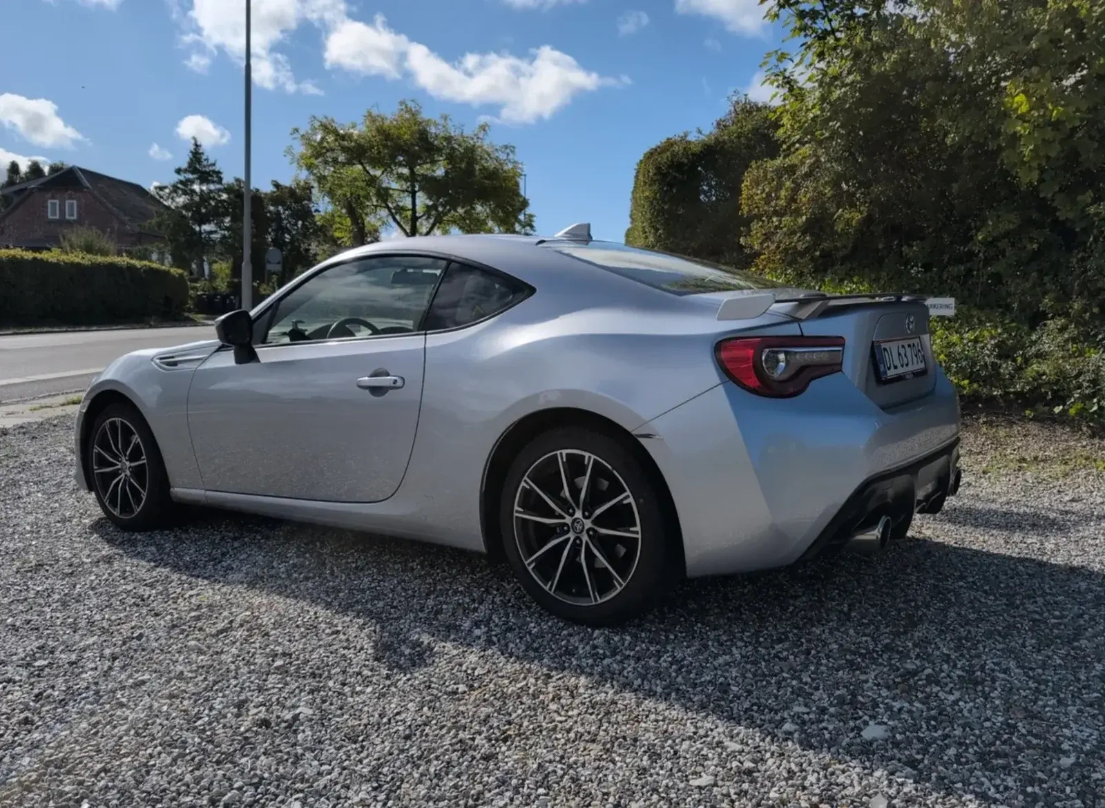 Grå Toyota GT86 fra 2018
