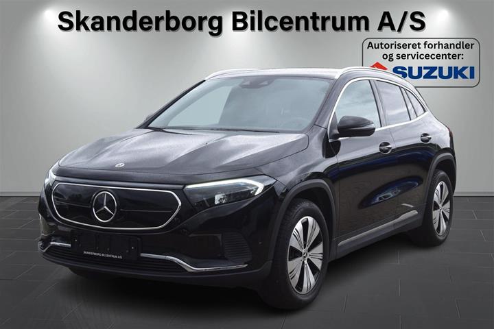Sort Mercedes EQA 250 fra 2023 set udefra