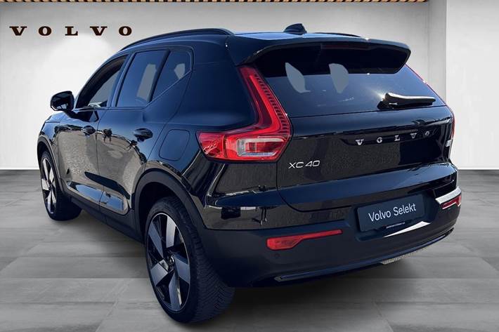Sort Volvo XC40 fra 2022