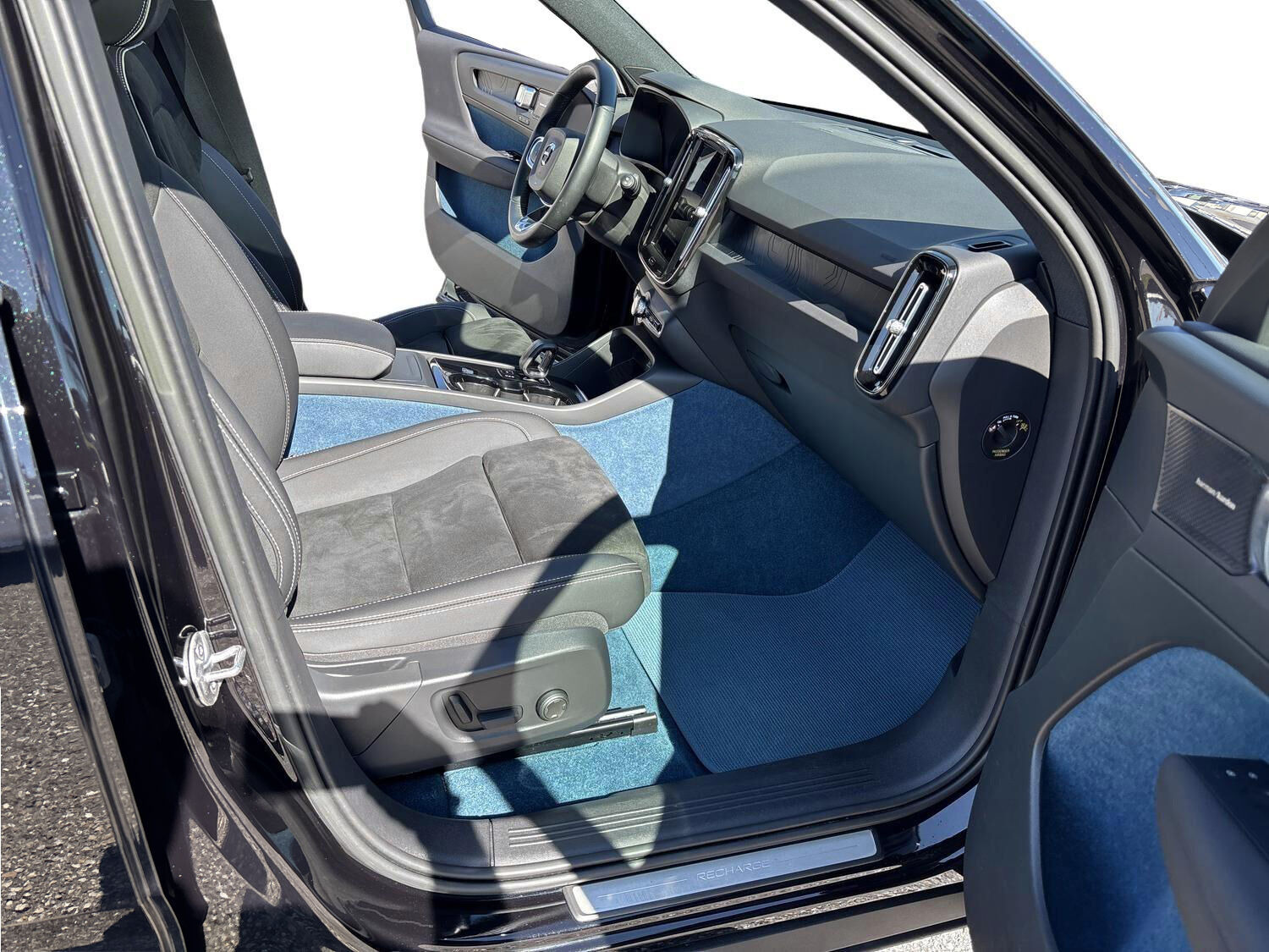 Sort Volvo XC40 fra 2022