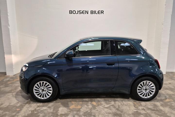 Grøn Fiat 500e fra 2023