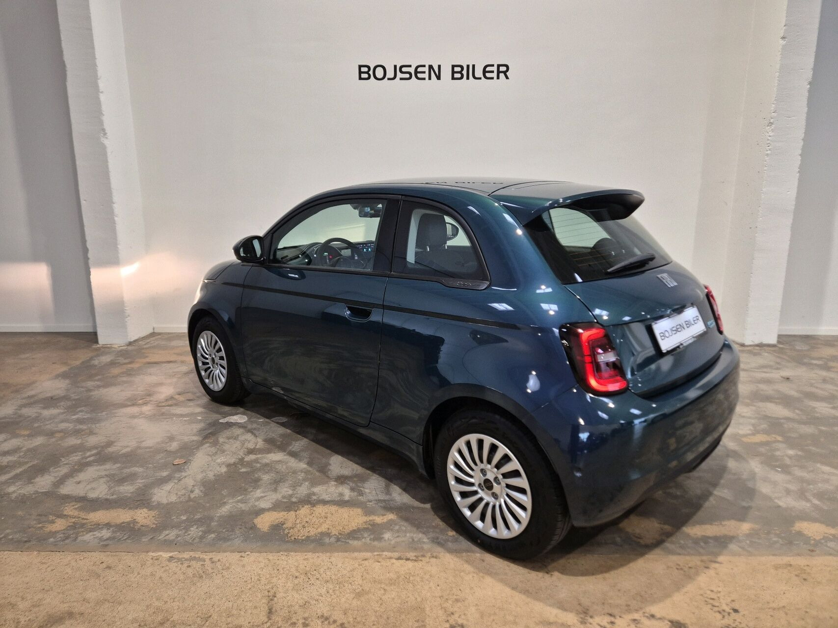 Grøn Fiat 500e fra 2023