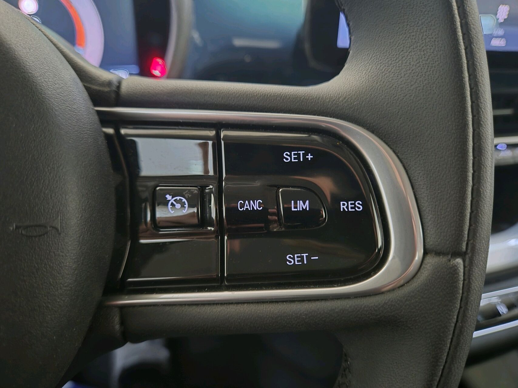 Grøn Fiat 500e fra 2023