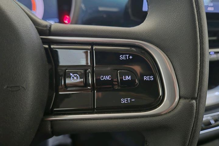 Grøn Fiat 500e fra 2023