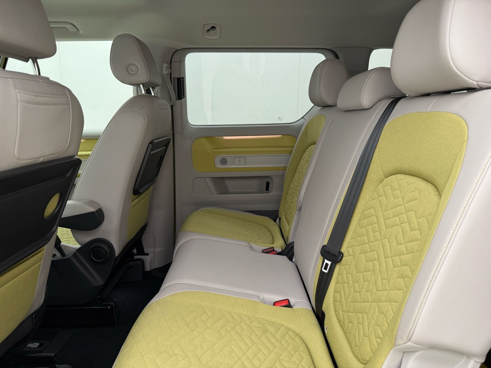 Gul VW ID.Buzz fra 2024
