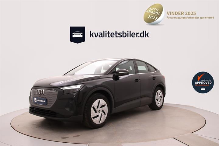 Sort Audi Q4 fra 2023 set udefra