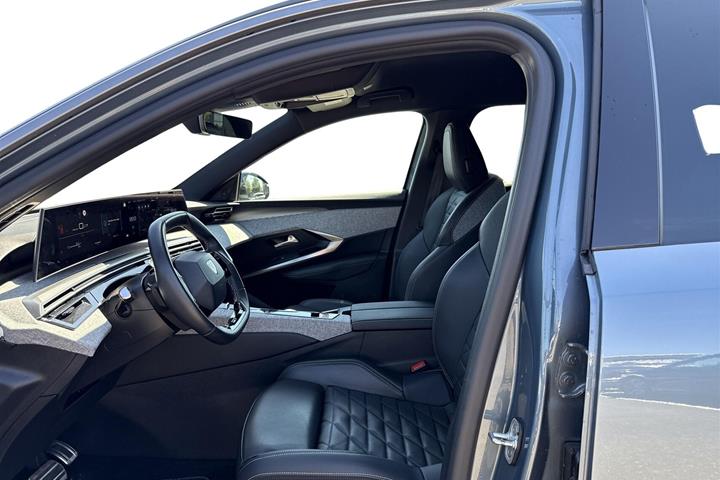 undefined Peugeot e-5008 fra 2025