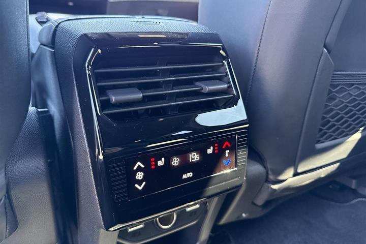 undefined Peugeot e-5008 fra 2025