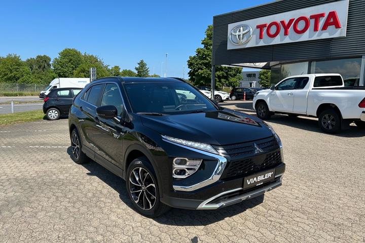 Sort Mitsubishi Eclipse Cross fra 2021 set udefra