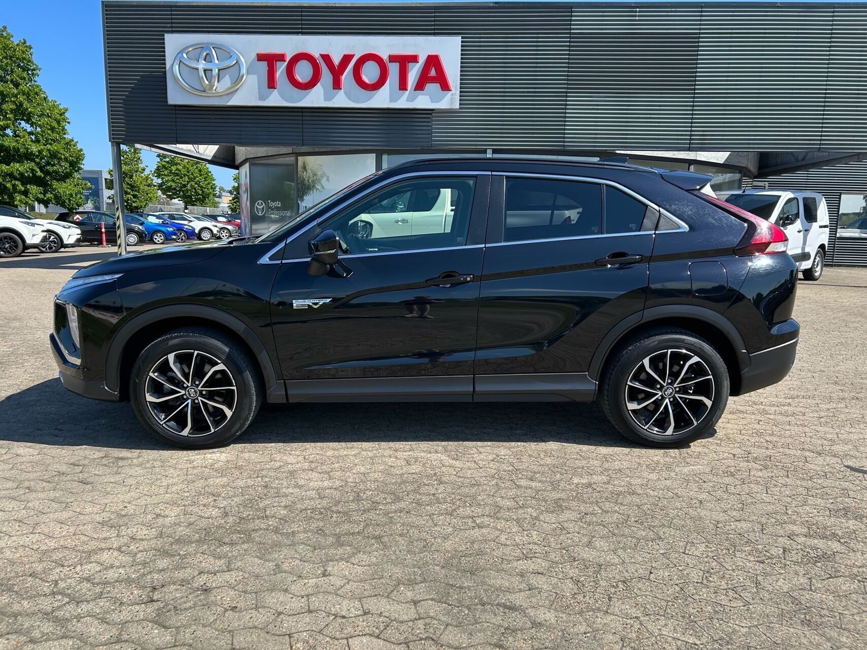 Sort Mitsubishi Eclipse Cross fra 2021