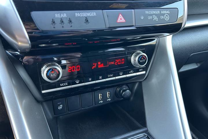Sort Mitsubishi Eclipse Cross fra 2021