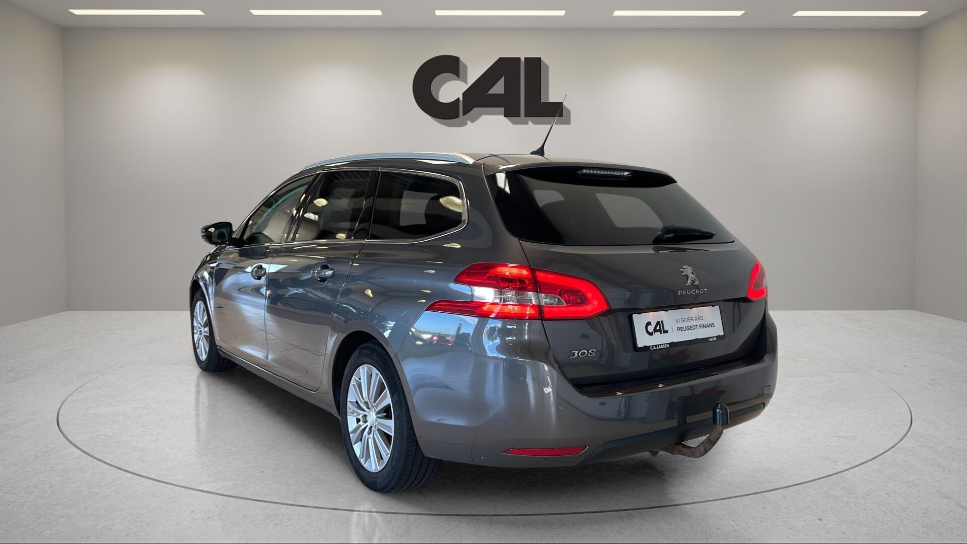 Grå Peugeot 308 fra 2020
