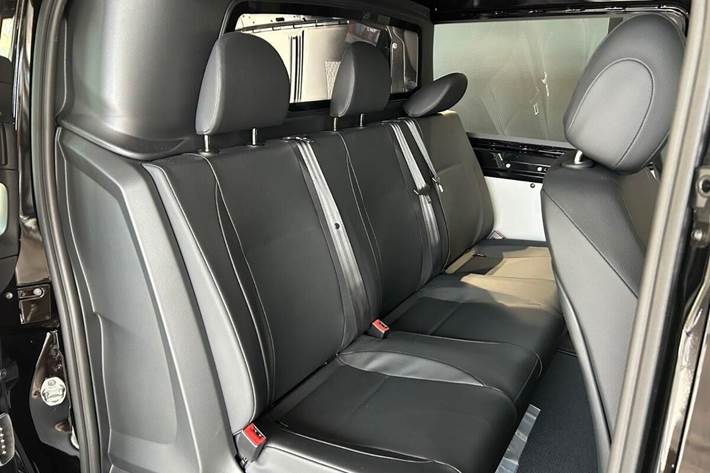 Sort Mercedes Vito fra 2024
