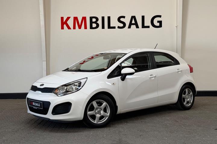 Hvid Kia Rio fra 2012