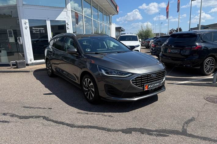 Grå Ford Focus fra 2024