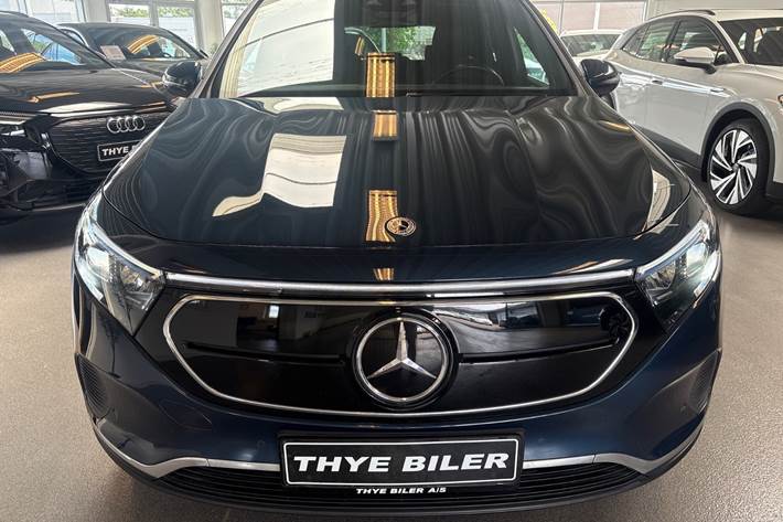 Blå Mercedes EQA250+ fra 2023