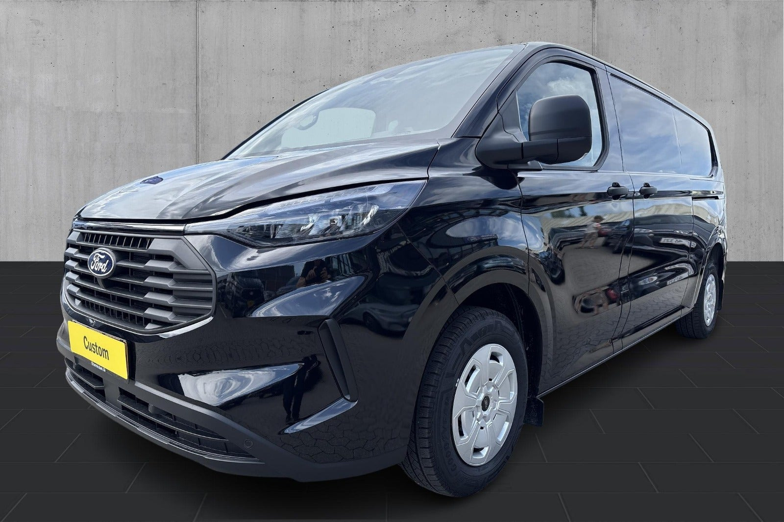 Grå Ford Transit Custom 320 L2 fra 2026