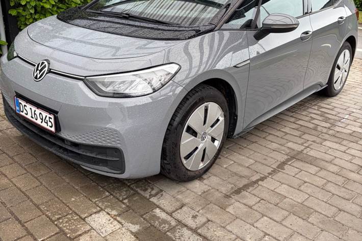 Grå VW ID.3 fra 2021 set udefra