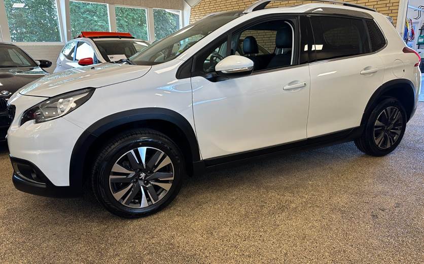 Peugeot 2008 1,2 e-THP 110 Allure Sky
