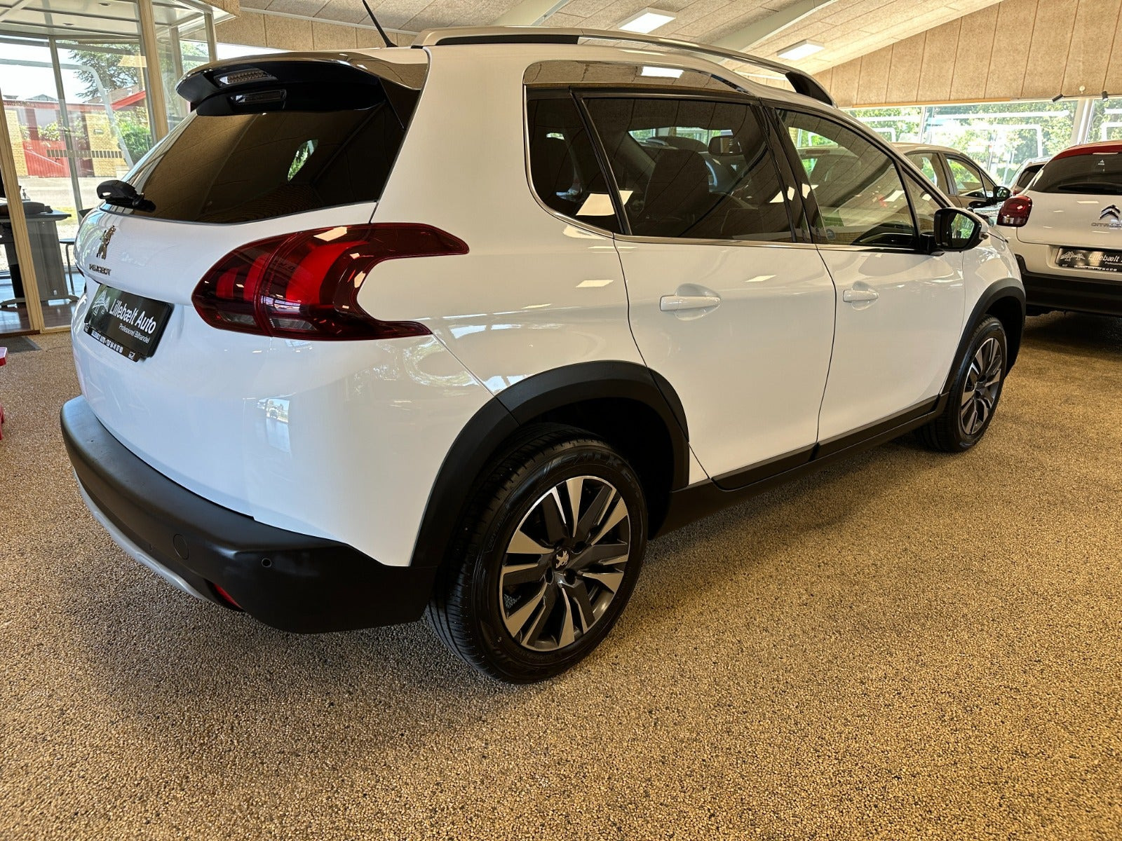 Hvid Peugeot 2008 fra 2017