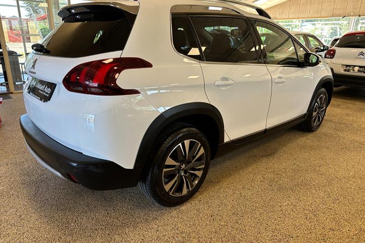 Hvid Peugeot 2008 fra 2017