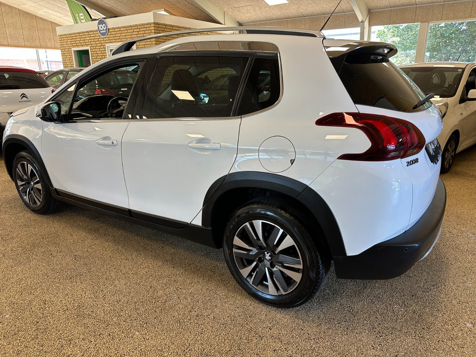 Hvid Peugeot 2008 fra 2017