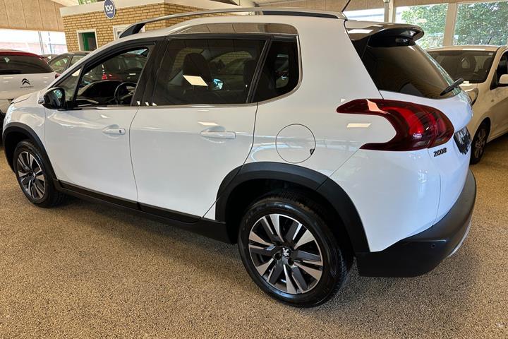 Hvid Peugeot 2008 fra 2017