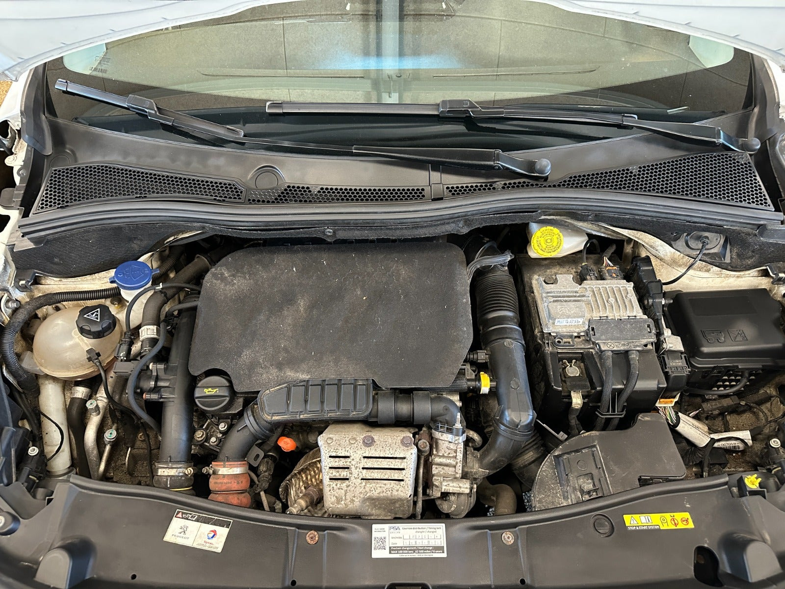 Hvid Peugeot 2008 fra 2017