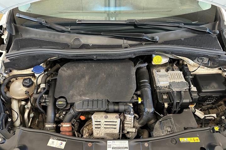 Hvid Peugeot 2008 fra 2017